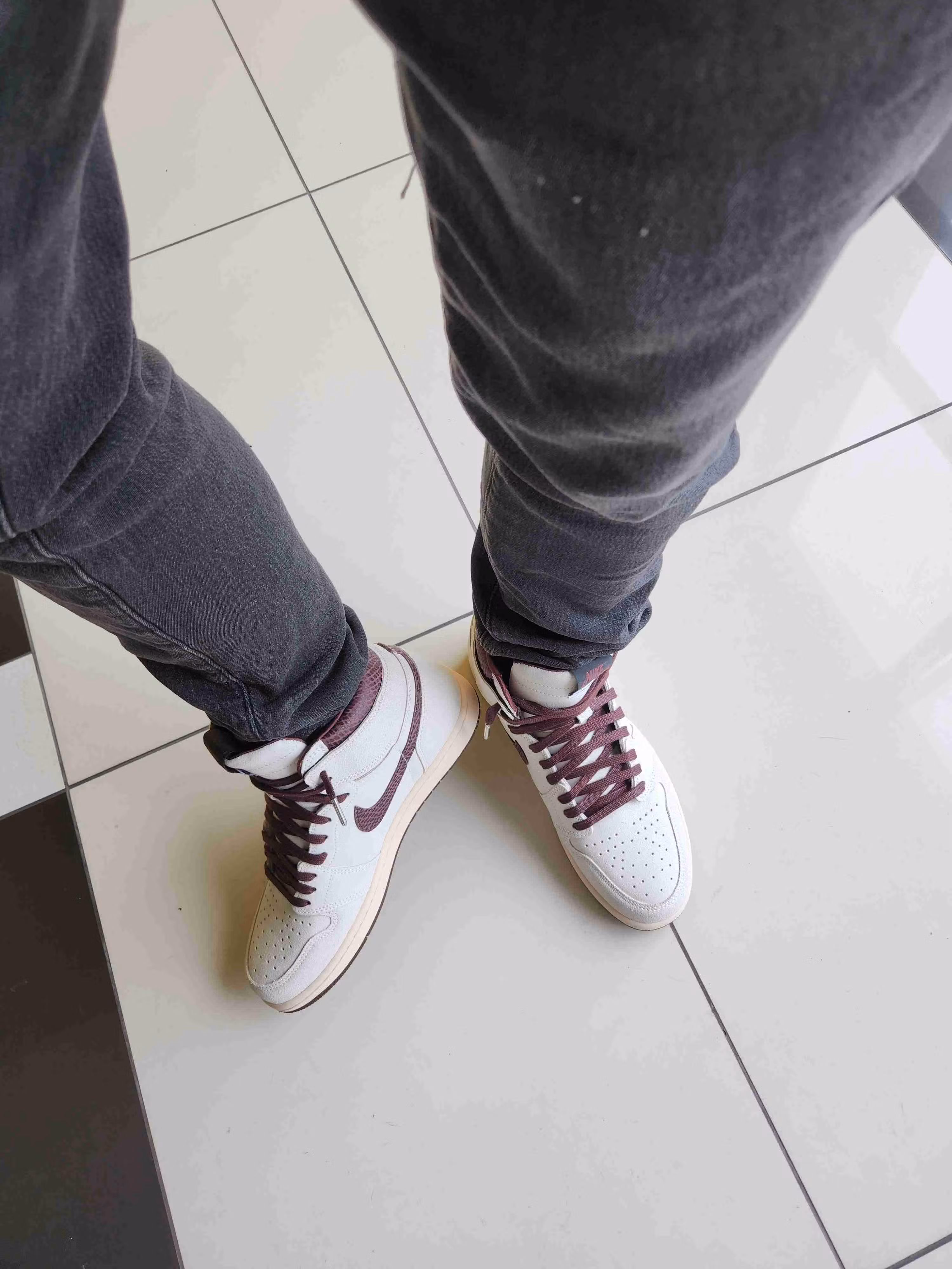 A Ma Maniére x Air Jordan 1 High OG 'Airness' DO7097-100 A Ma Maniére x Air Jordan 1 High OG 'Airness' DO7097-100